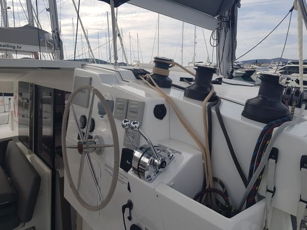 Fountaine Pajot Isla 40 | Sailor Venus
