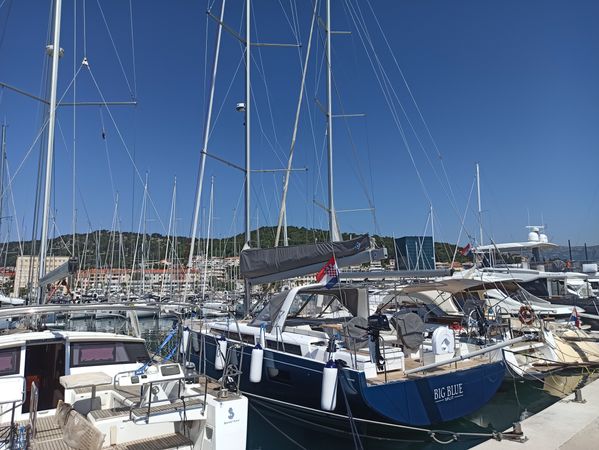 Beneteau Oceanis 54 | Big Blue