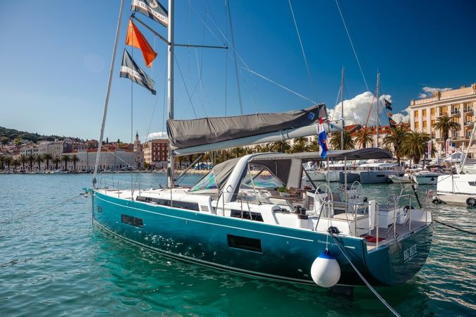 Beneteau Oceanis 54 | Big Blue