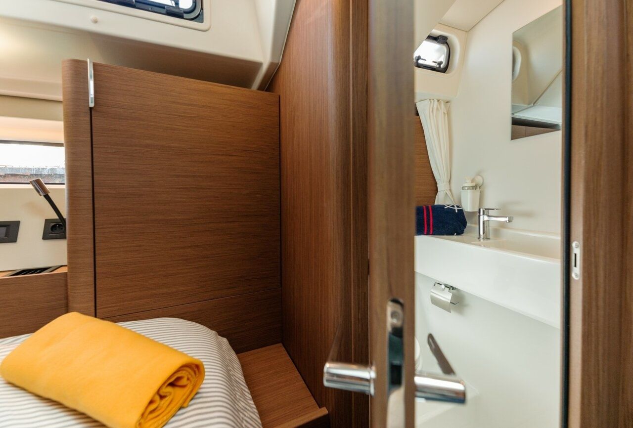 Beneteau Oceanis 54 | Big Blue