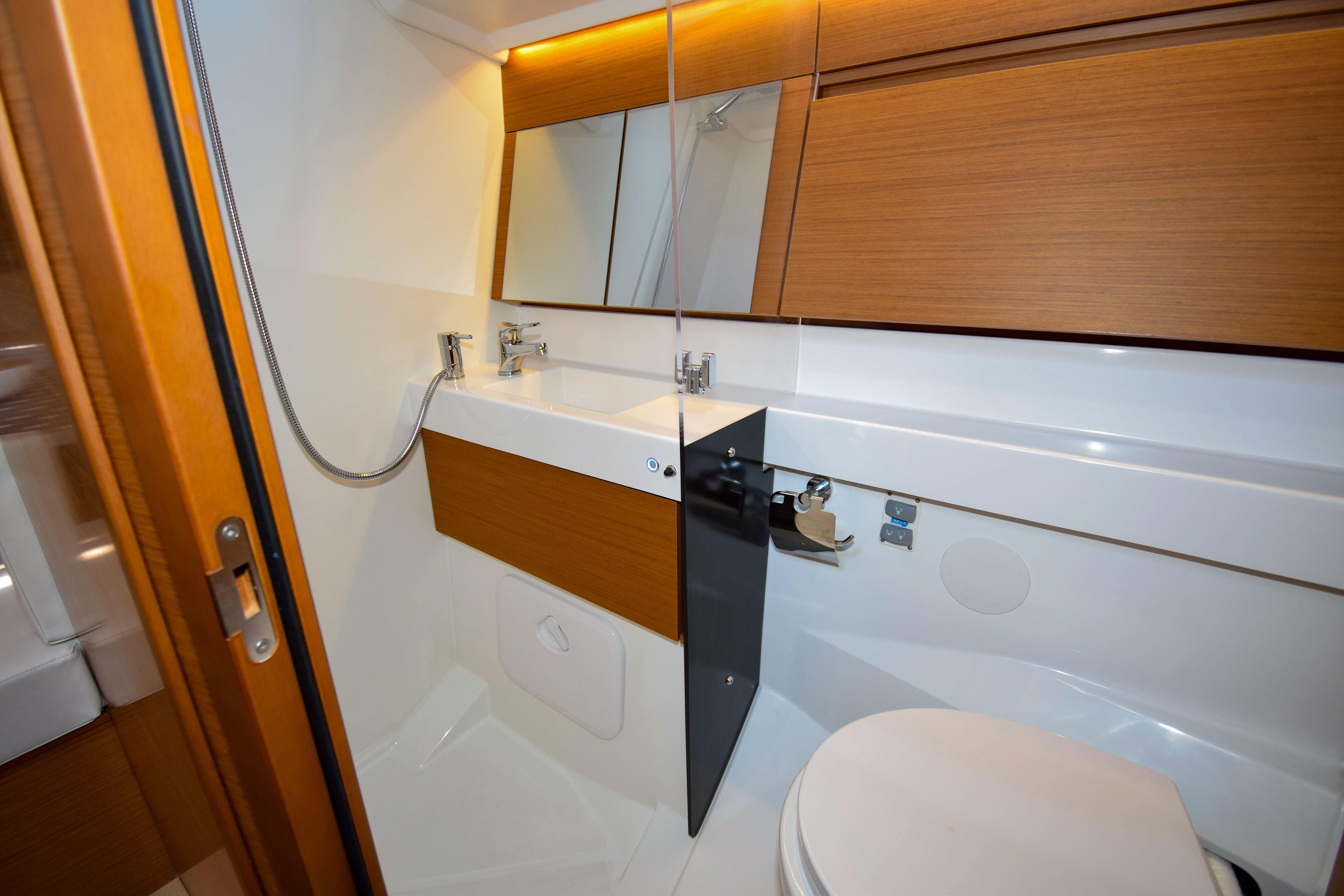 Jeanneau Sun Odyssey 410 | Sky Asya