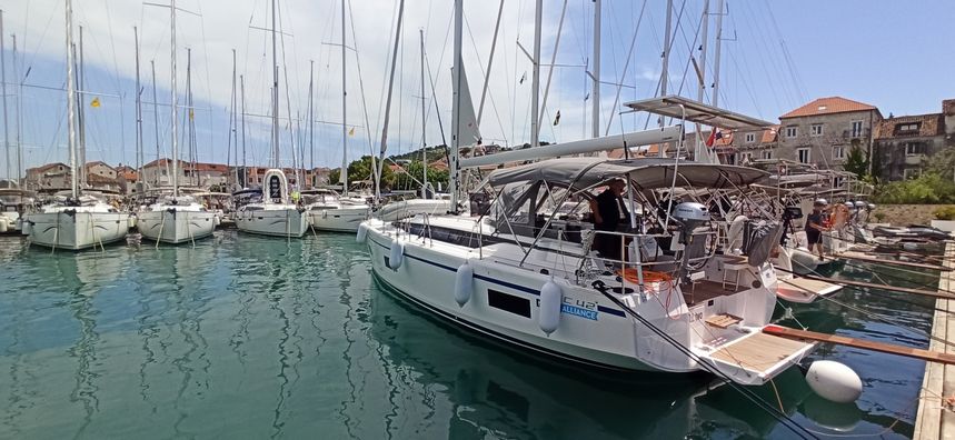 Bavaria C42 | A.HO.I two