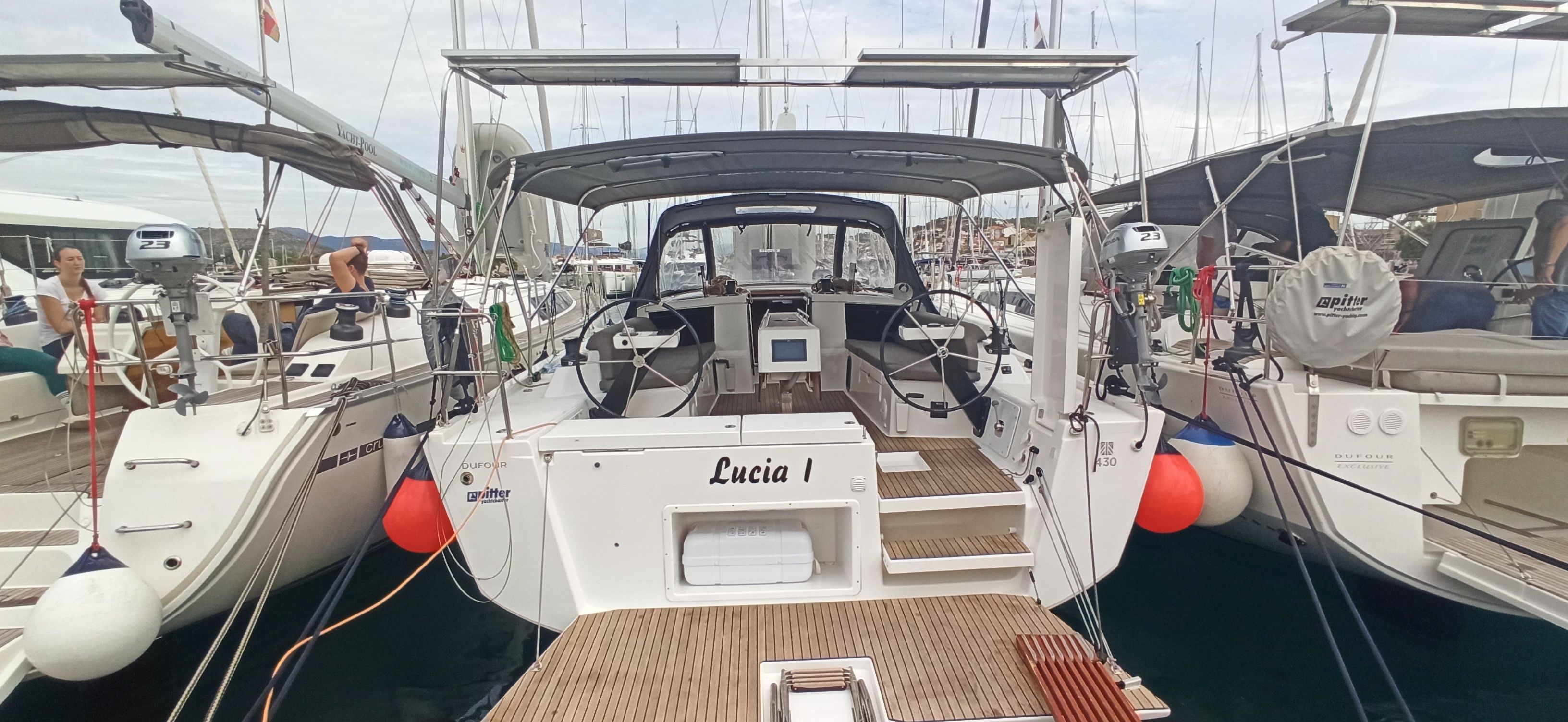 Dufour 430 | Lucia 1