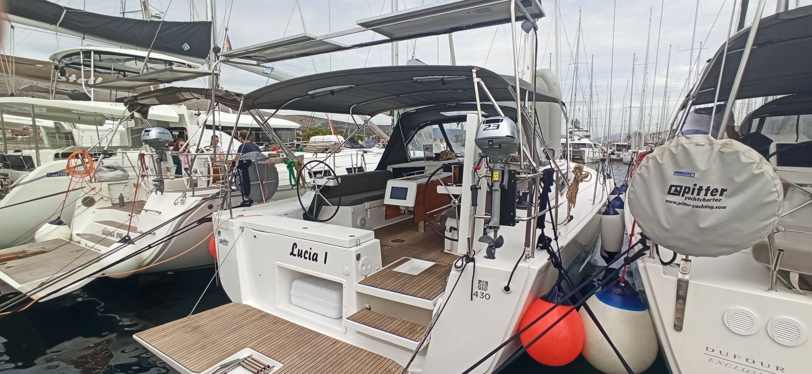 Dufour 430 | Lucia 1