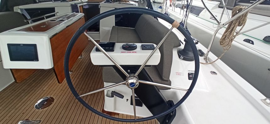 Dufour 430 | Lucia 1