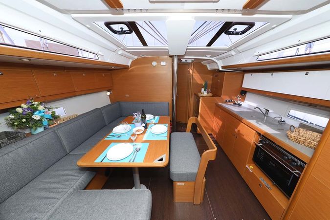 Dufour 430 | Lucia 1