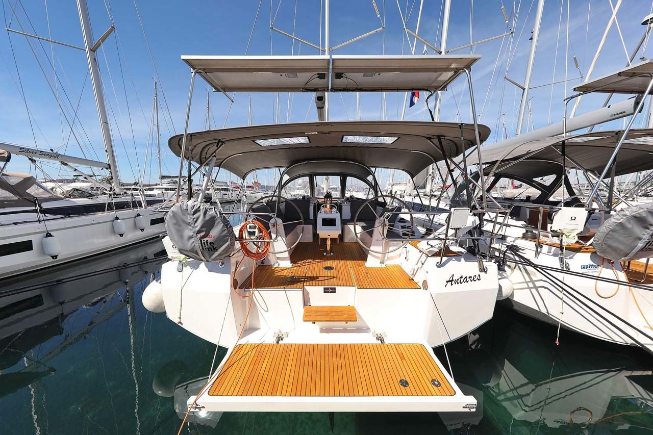 Bavaria C42 | Antares