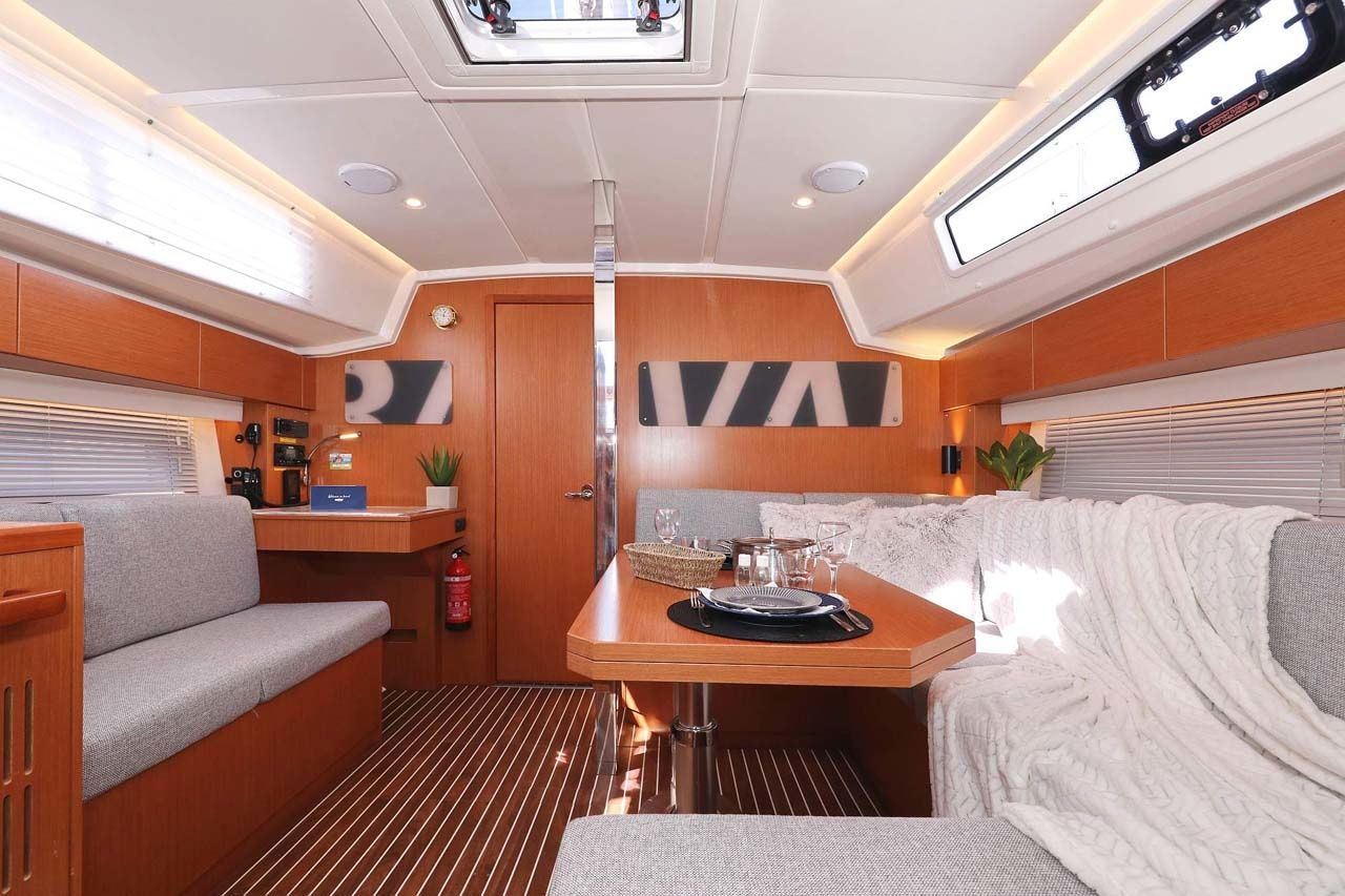 Bavaria C42 | Antares