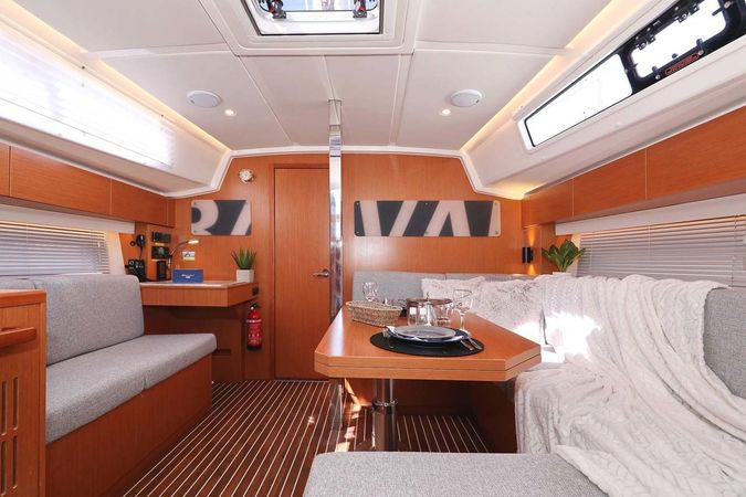 Bavaria C42 | Antares