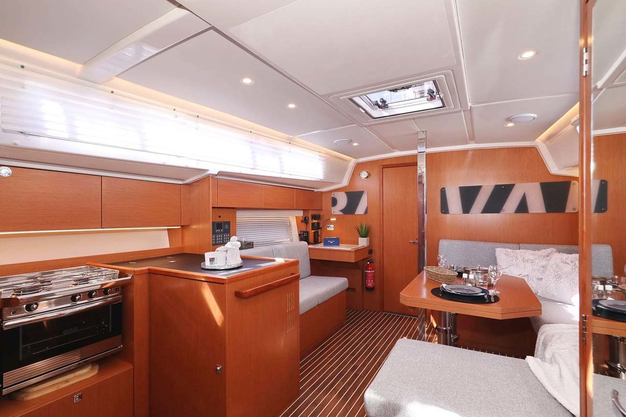 Bavaria C42 | Antares