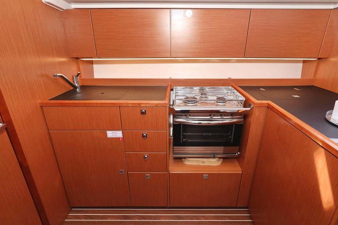 Bavaria C42 | Antares