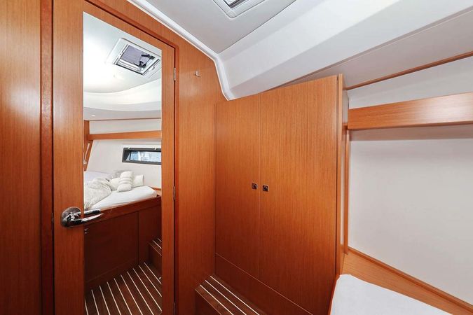 Bavaria C42 | Antares