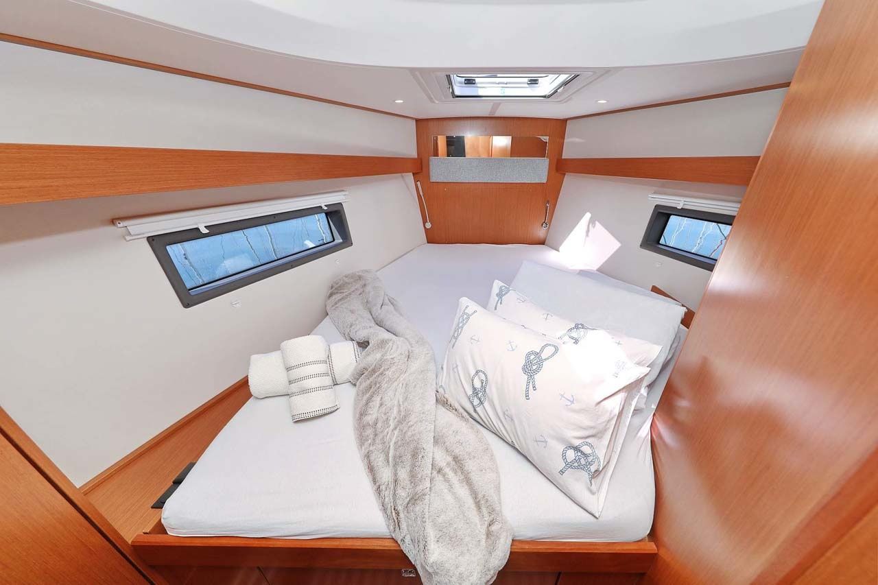 Bavaria C42 | Antares