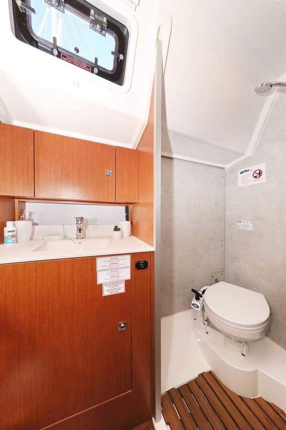 Bavaria C42 | Antares