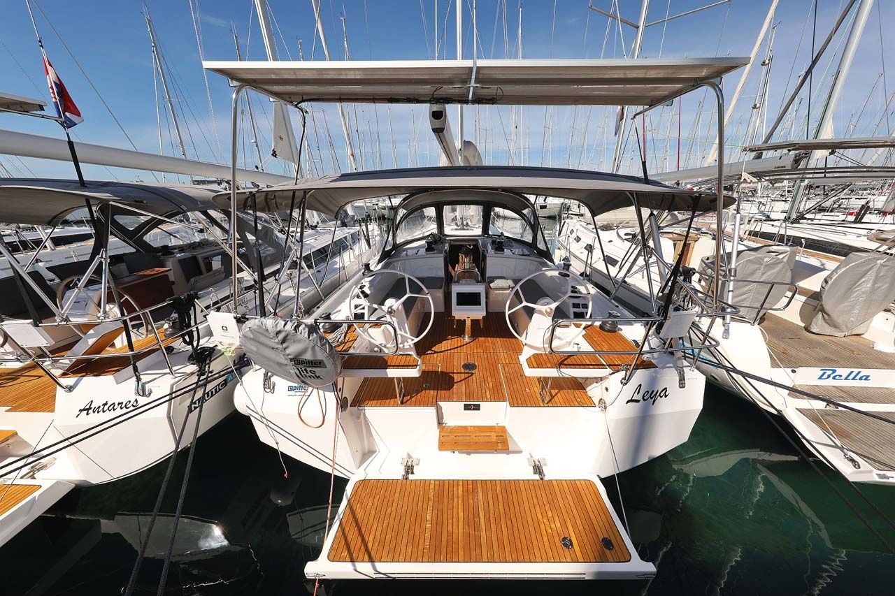 Bavaria C42 | Leya