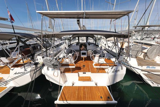 Bavaria C42 | Leya