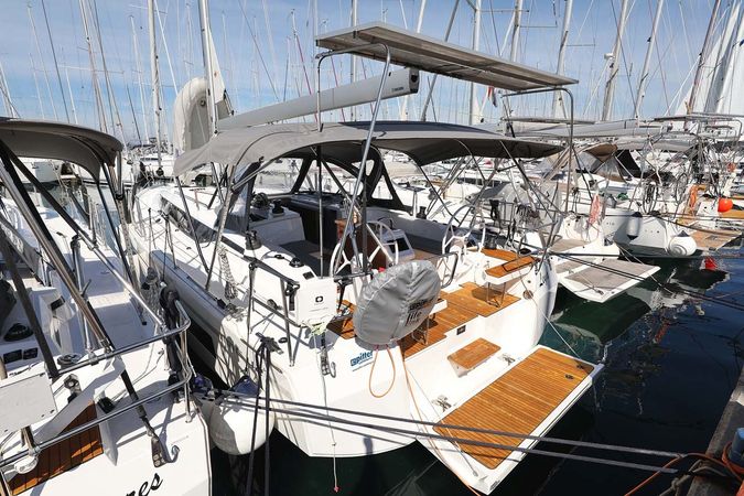 Bavaria C42 | Leya