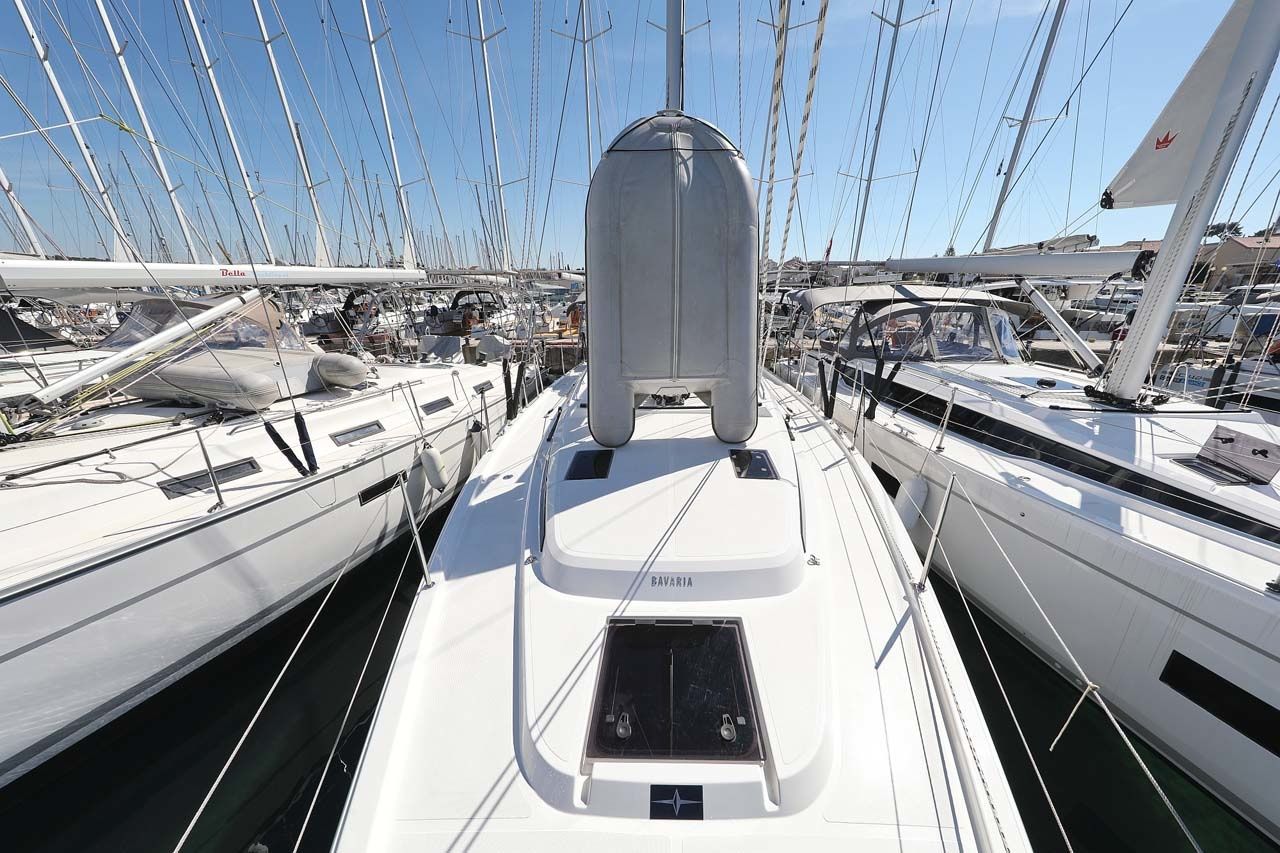 Bavaria C42 | Leya