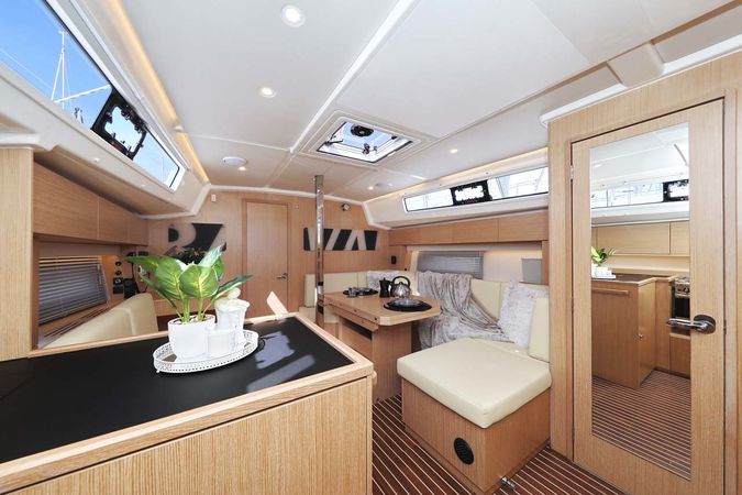 Bavaria C42 | Leya