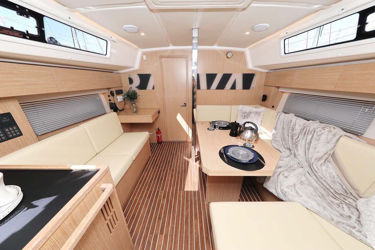 Bavaria C42 | Leya