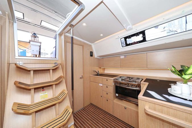 Bavaria C42 | Leya