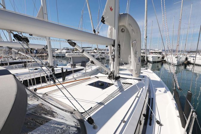 Bavaria C42 | Leya