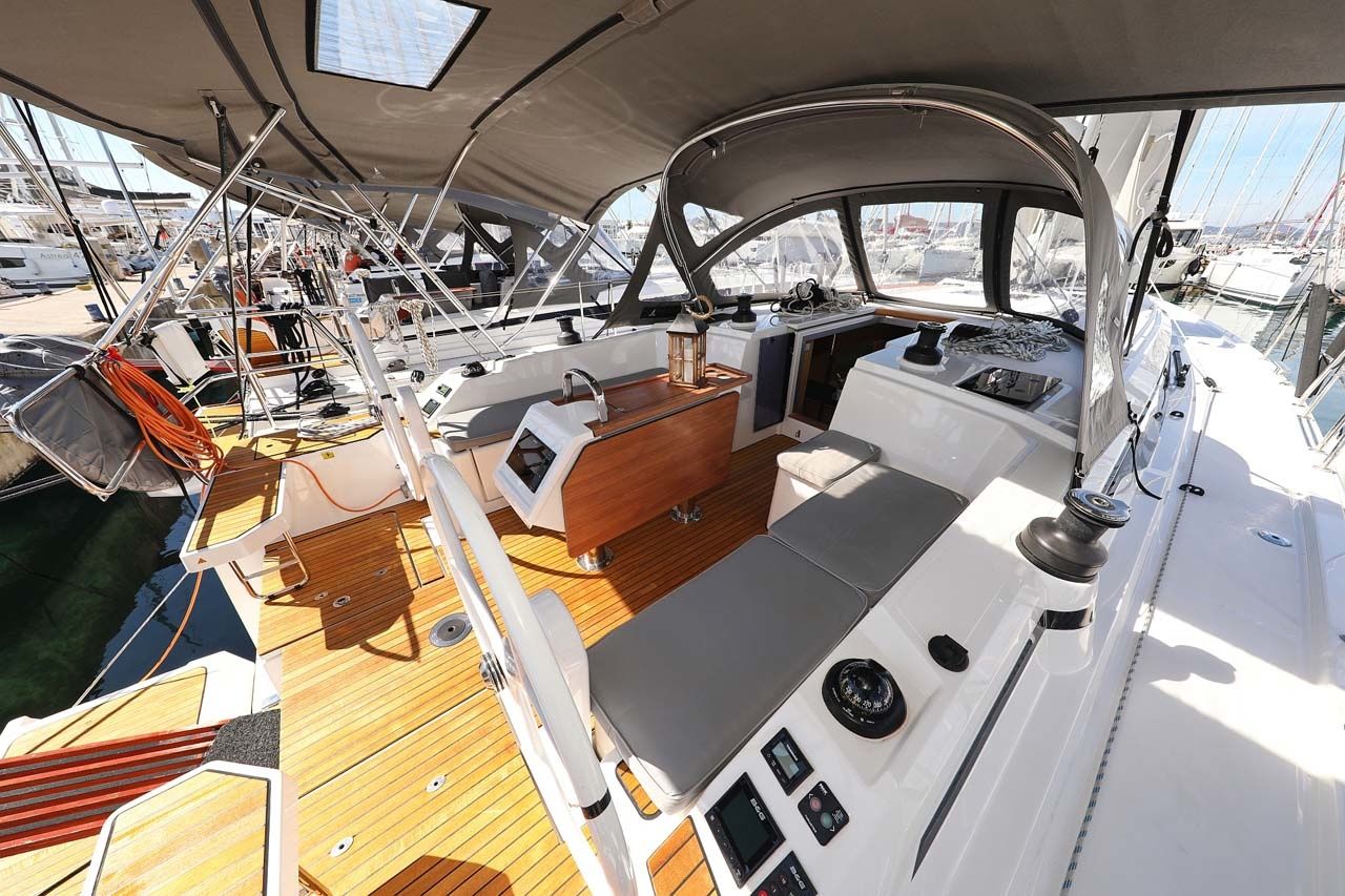 Bavaria C42 | Leya