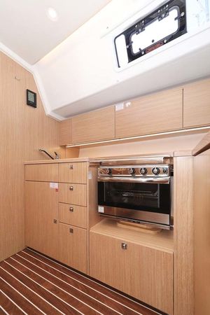 Bavaria C42 | Leya