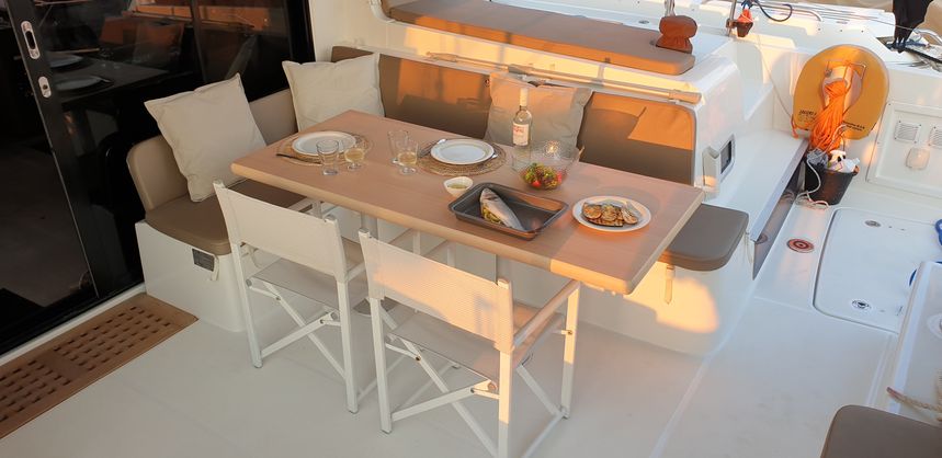 Lagoon 42 | LiveBlue