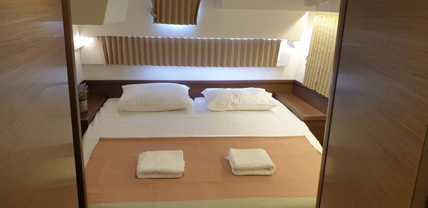 Lagoon 42 | LiveBlue