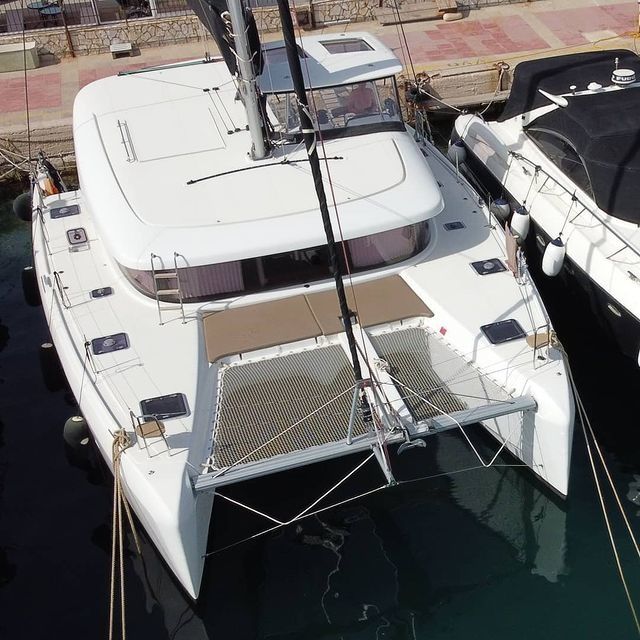 Lagoon 42 | LiveBlue