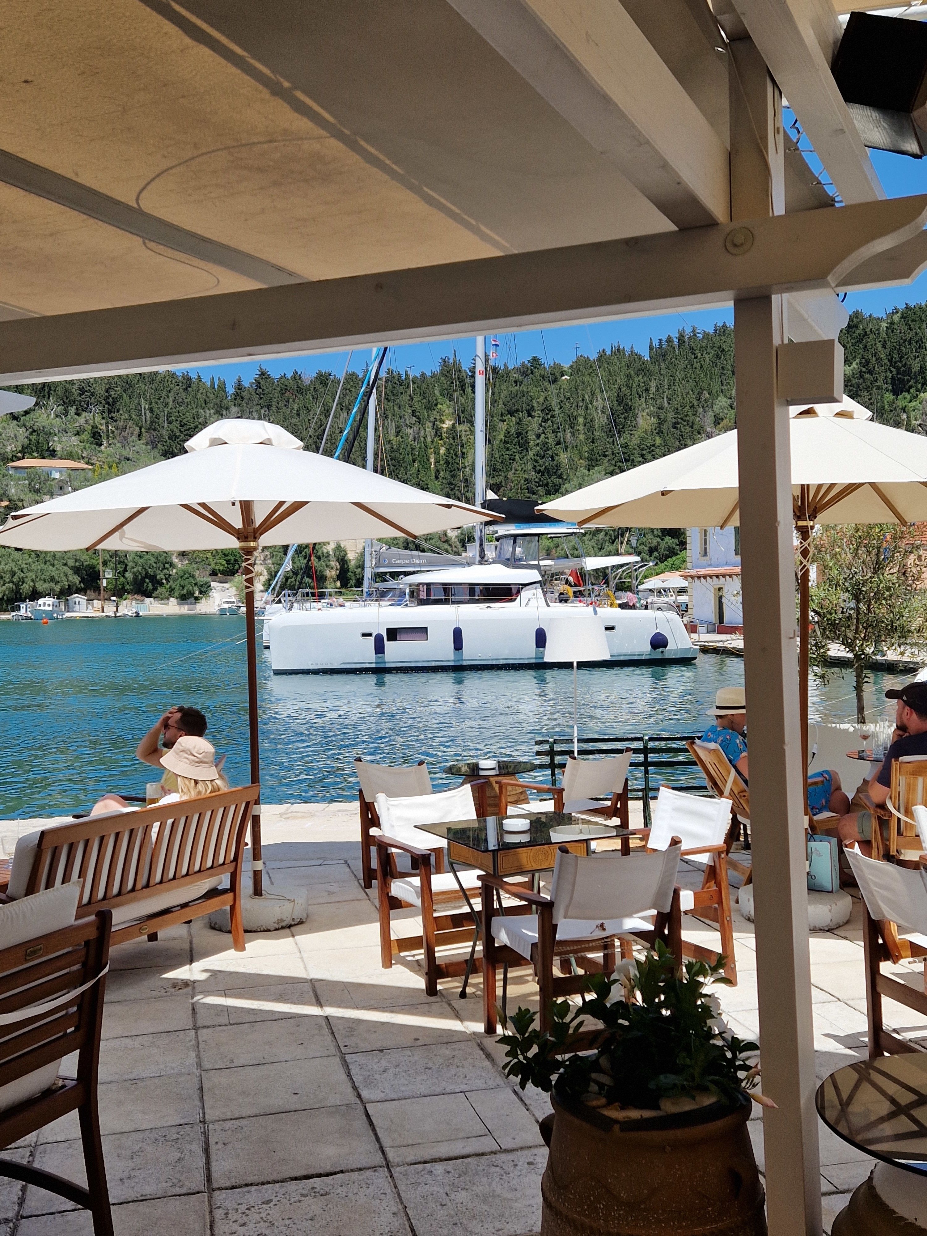 Lagoon 42 | LiveBlue