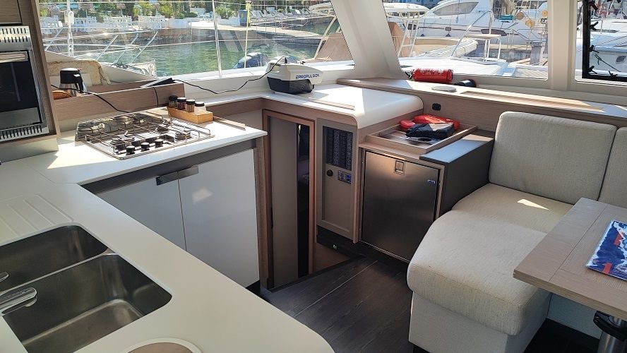 Fountaine Pajot Isla 40 | Blue Orion