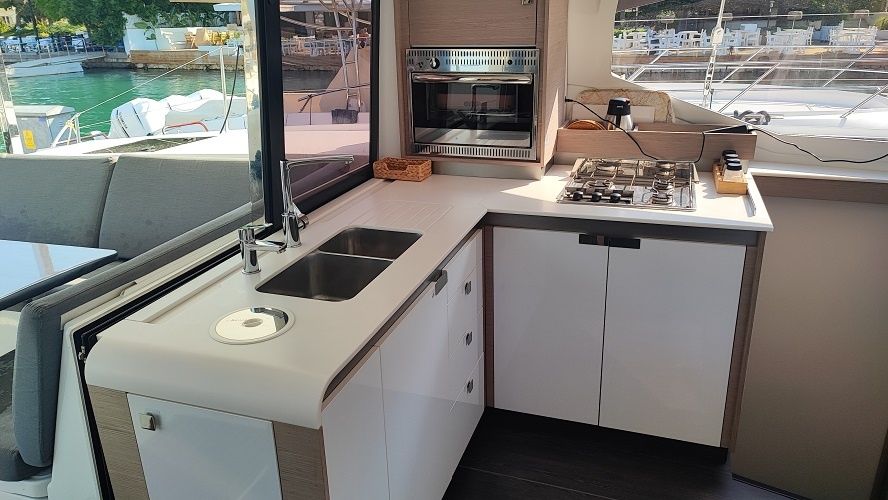 Fountaine Pajot Isla 40 | Blue Orion
