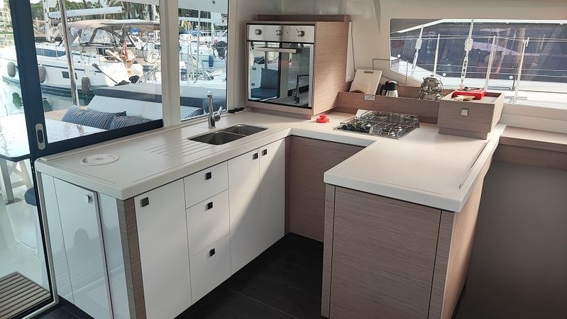 Fountaine Pajot Astrea 42 | Reina