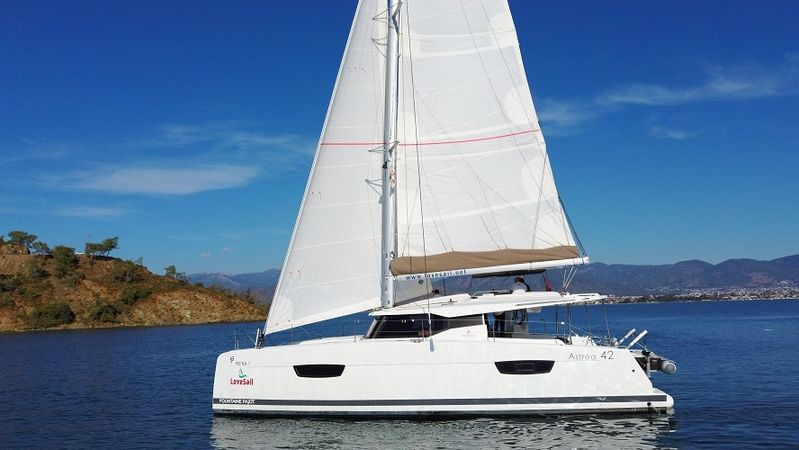 Fountaine Pajot Astrea 42 | Reina
