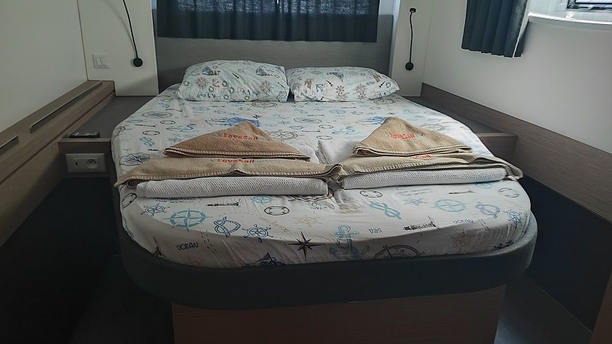 Fountaine Pajot Astrea 42 | Gloria