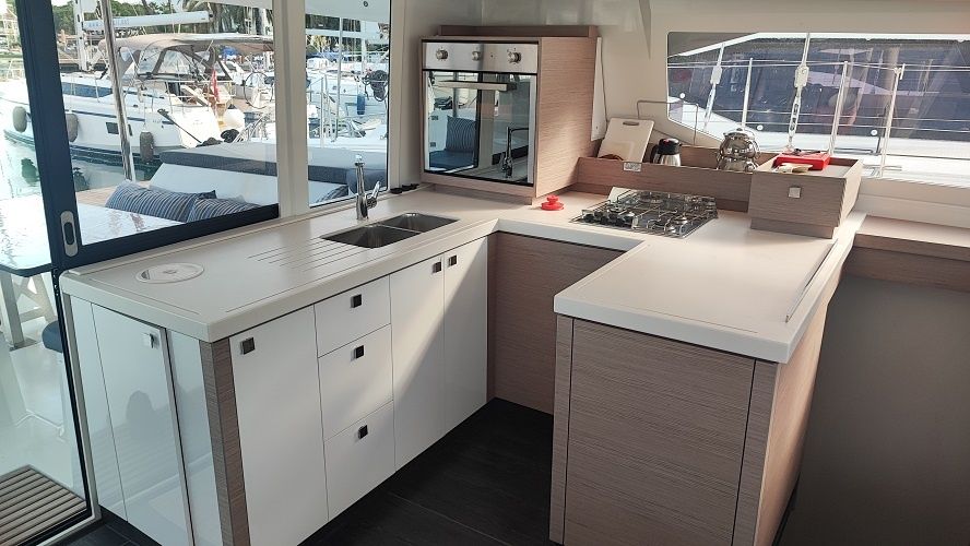 Fountaine Pajot Astrea 42 | Gloria