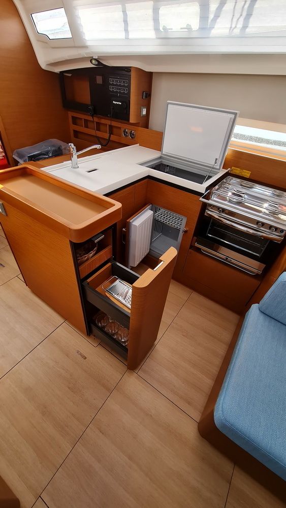 Jeanneau Sun Odyssey 410 | Rosso Bianco