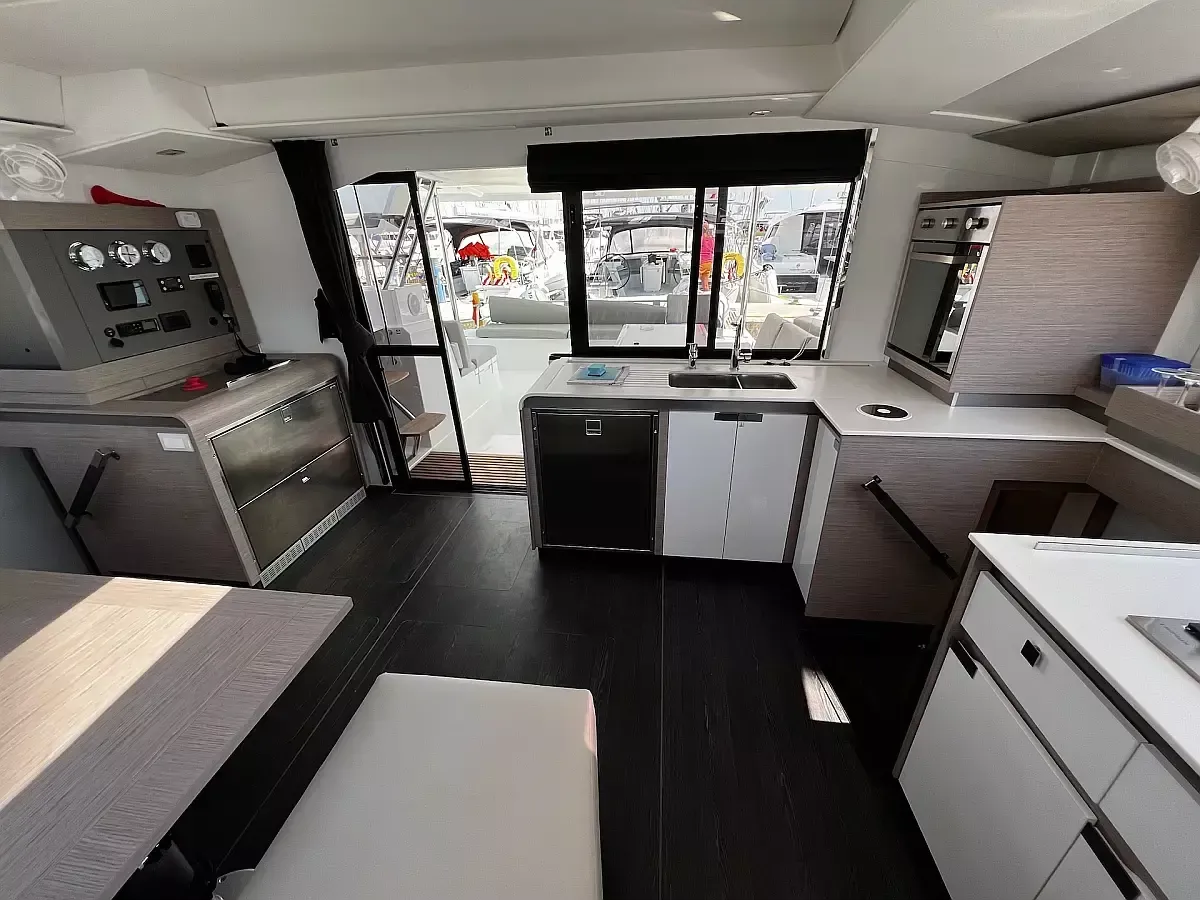 Fountaine Pajot Elba 45 | Angie