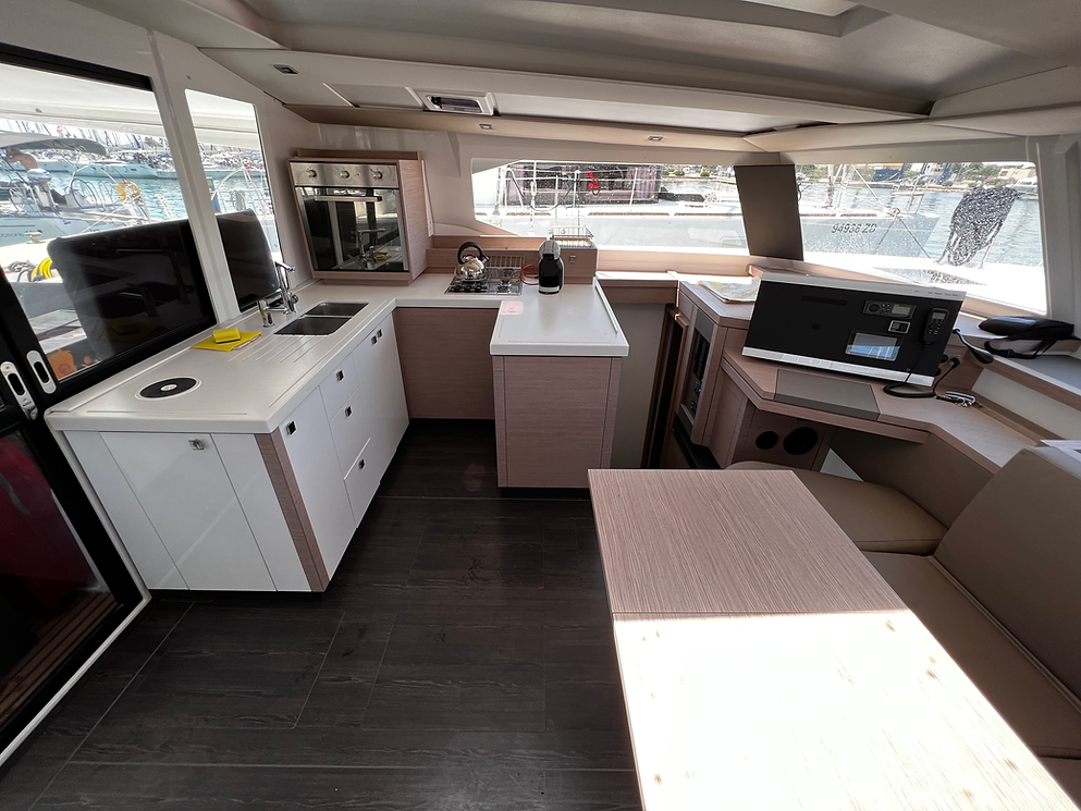 Fountaine Pajot Astrea 42 | Elite