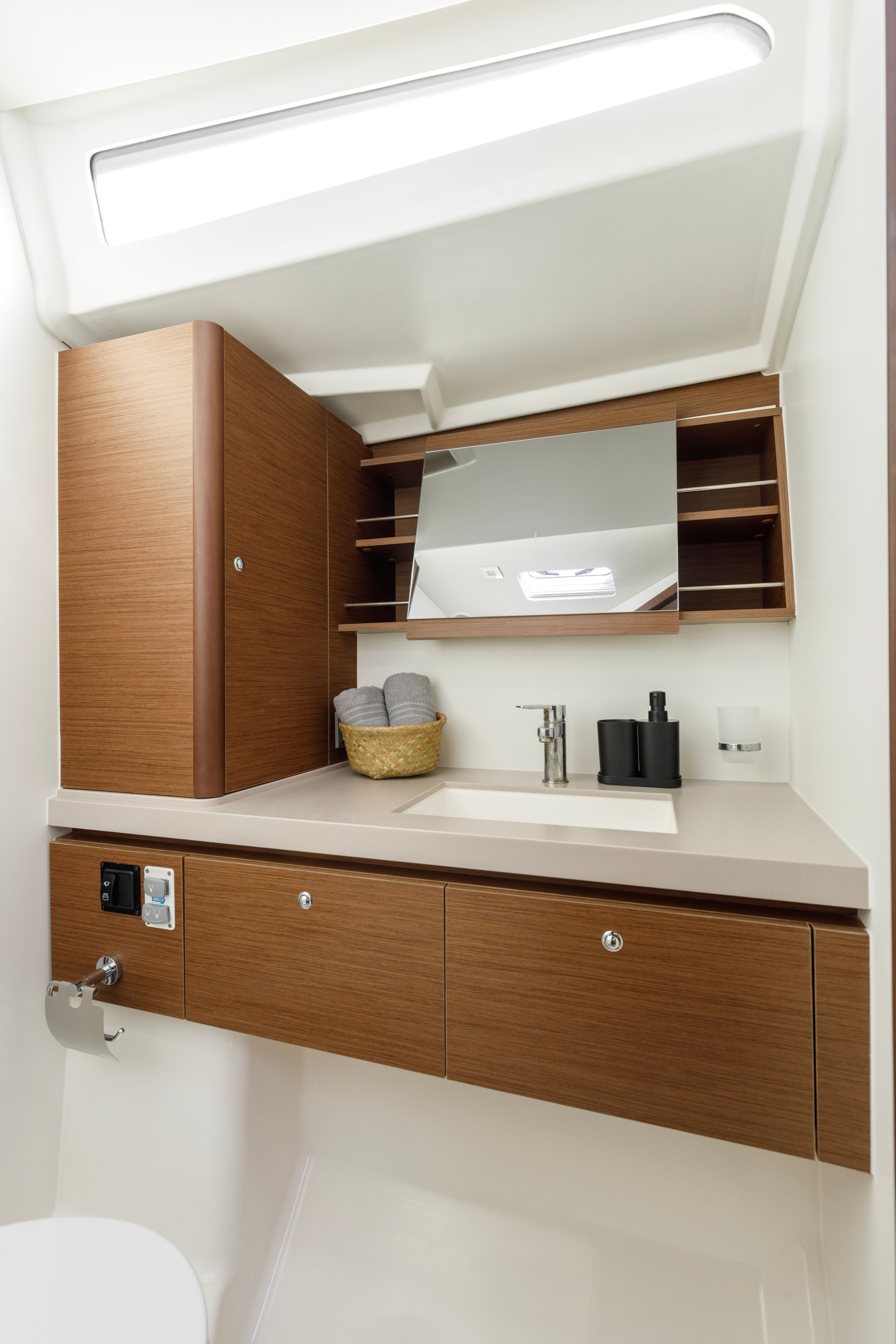 Beneteau Oceanis 51.1 | Polis