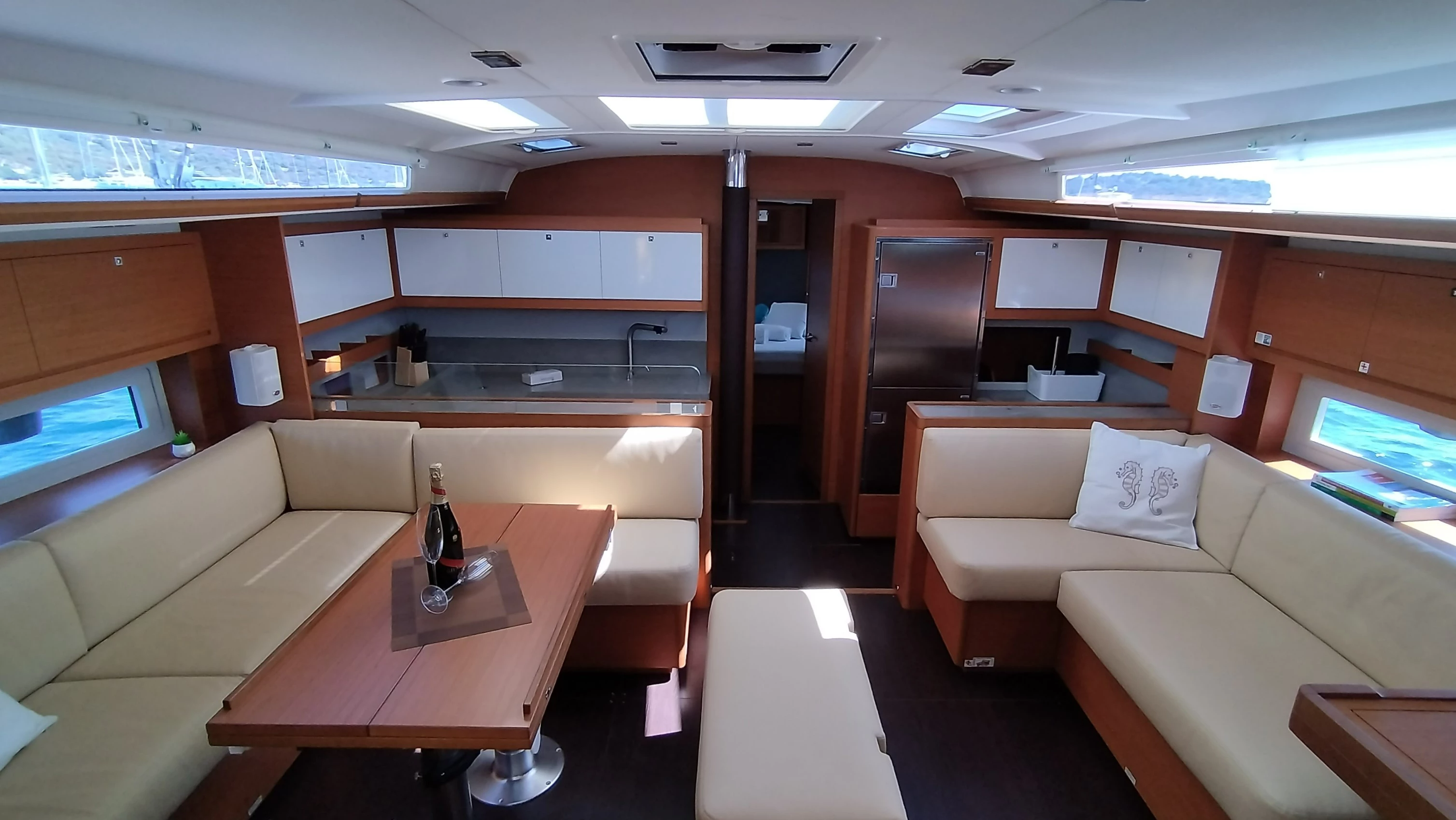 Dufour 530 | Asperula