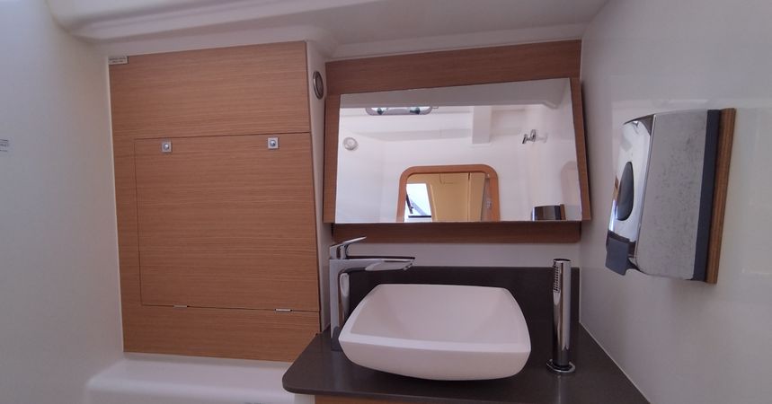 Dufour 530 | Asperula