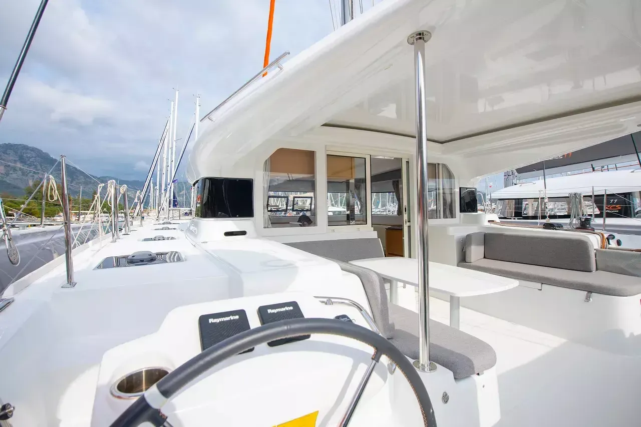 Excess 12 | Kalevezi