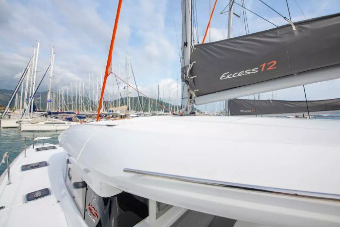 Excess 12 | Kalevezi