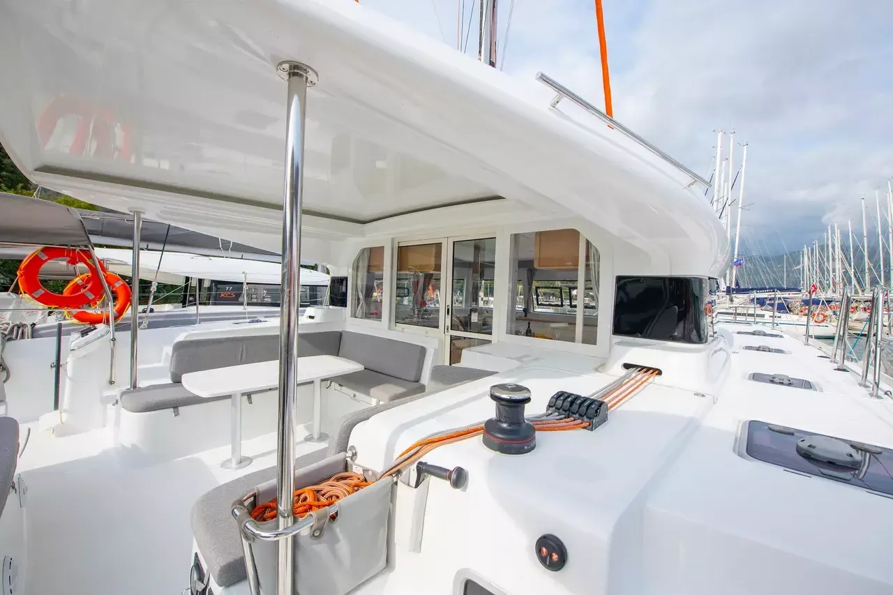 Excess 12 | Kalevezi