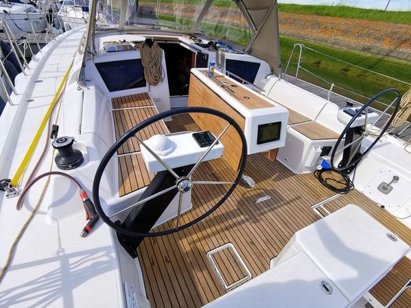 Dufour 390 | Antares