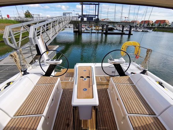 Dufour 390 | Antares