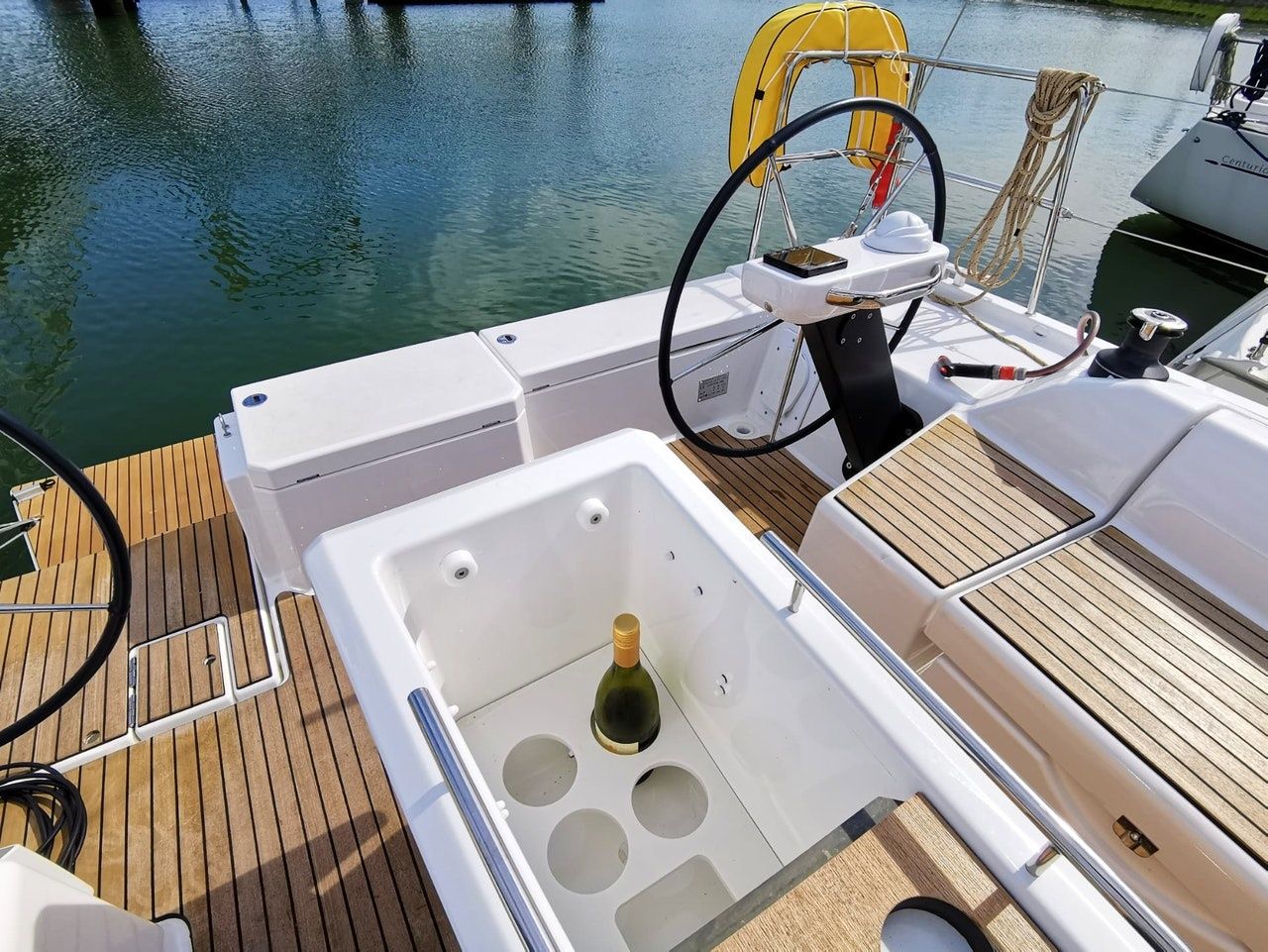 Dufour 390 | Antares